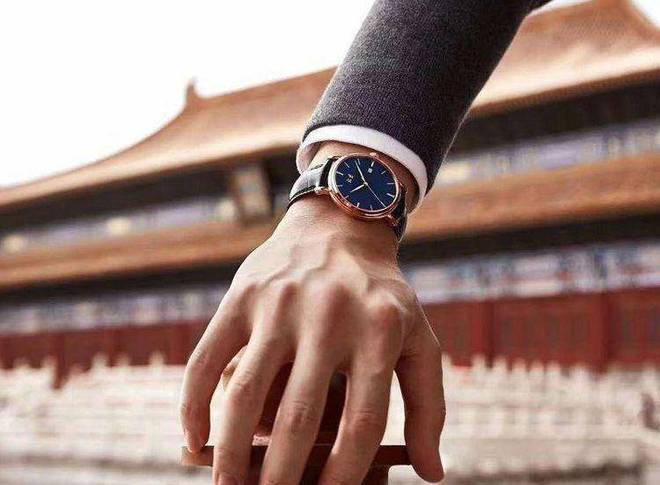 ：避开劳力士与卡西欧的理由分析K8凯发登录中年男人挑选手表(图11)